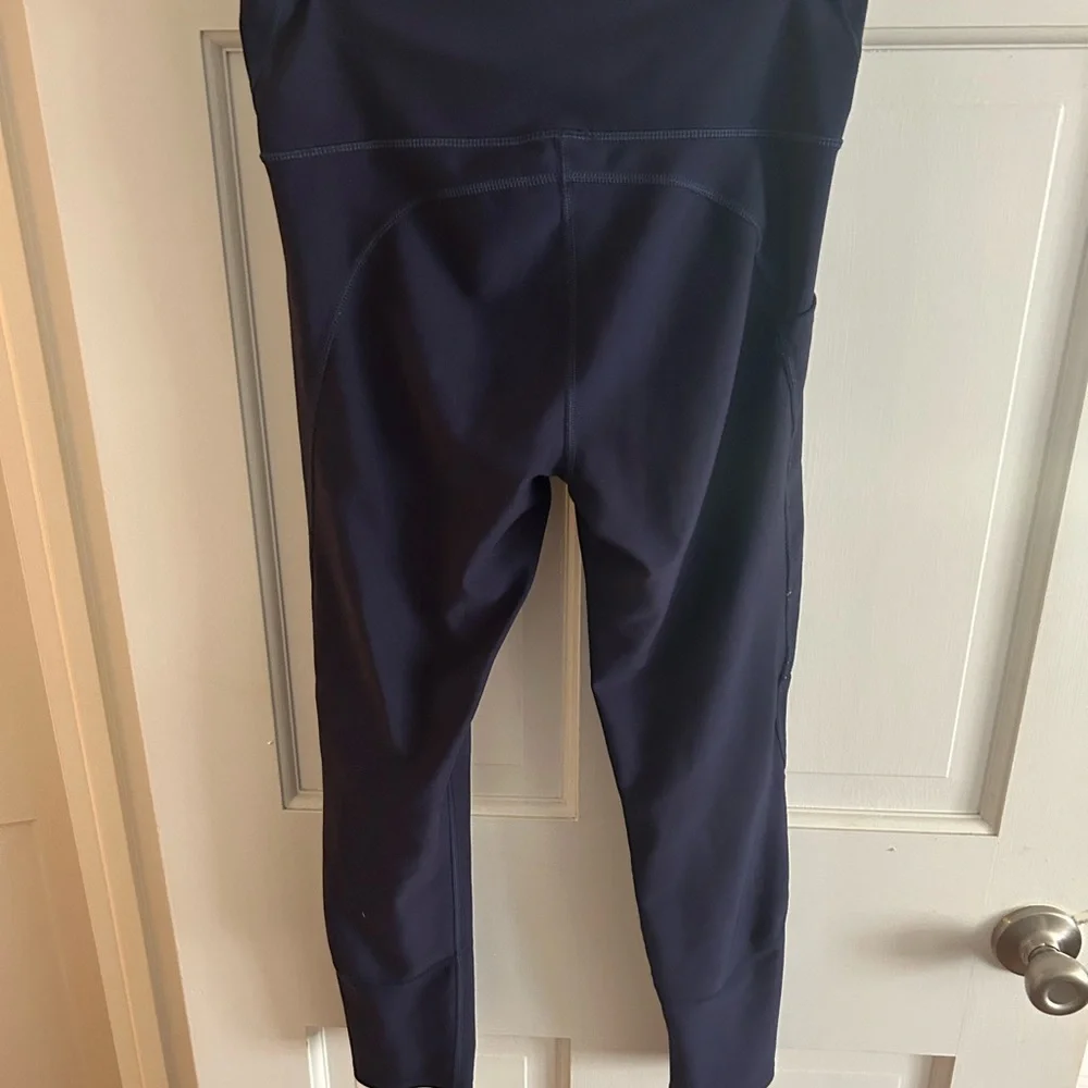 Under Armour 7/8 Crop Performance Leggings - Picture 8 of 9